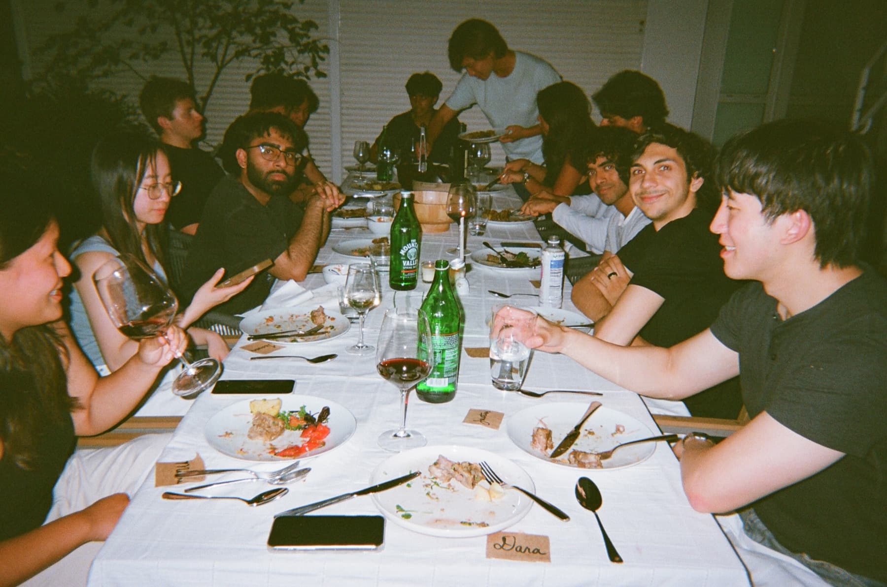 Engineers and founders gathered around the table at the first Oasis Supper Club